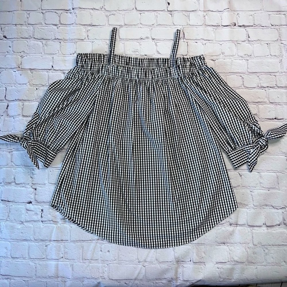 Gingham Cold Shoulder Top | Size Medium